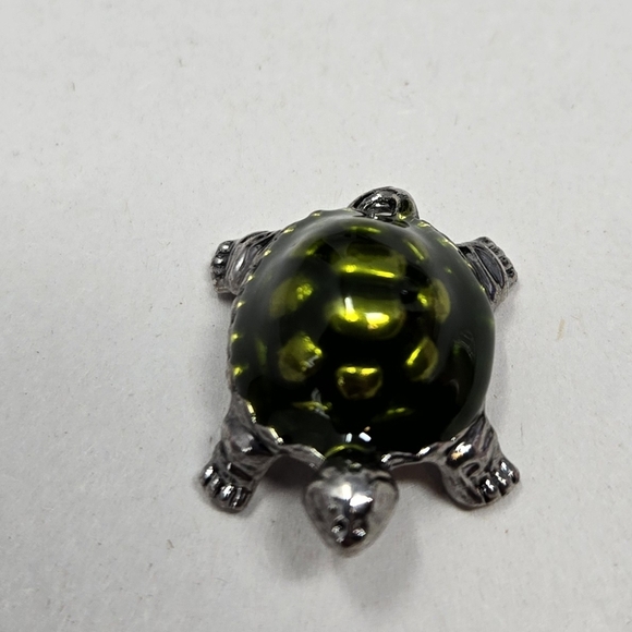 Ganz Miniature Lucky Little Turtle Pendant Silvertone-Green Put On Chain Charm - Picture 2 of 11